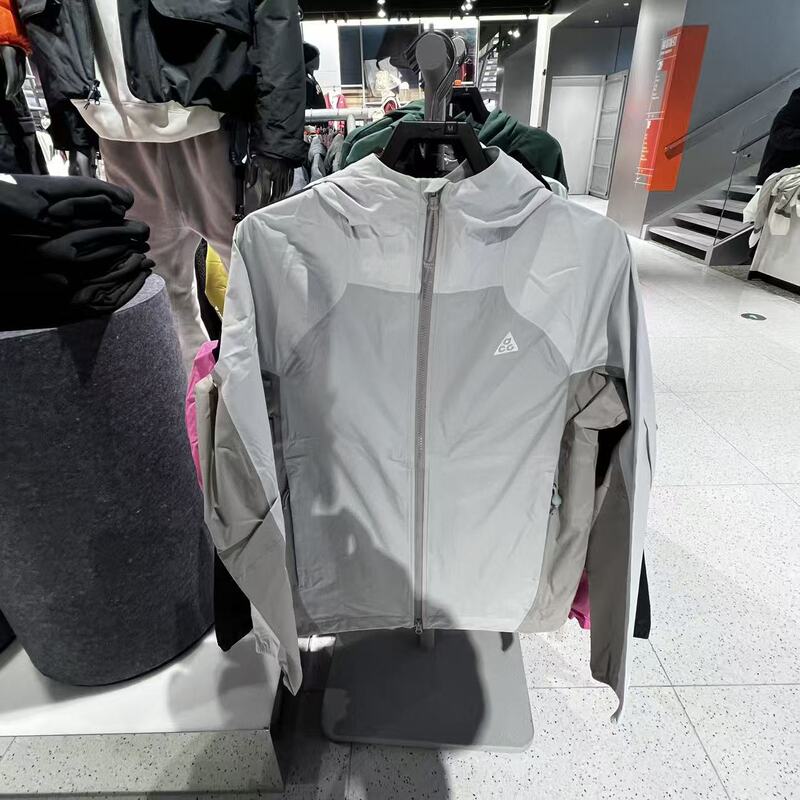 Nike Men's Sports Casual Windproof and Splashproof Comfortable Fitness Jacket Hard Shell Jacket If1144-025 Nike Men's Sports Casual Windproof and Splashproof Comfortable Fitness Jacket Hard Shell Jacket If1144-025