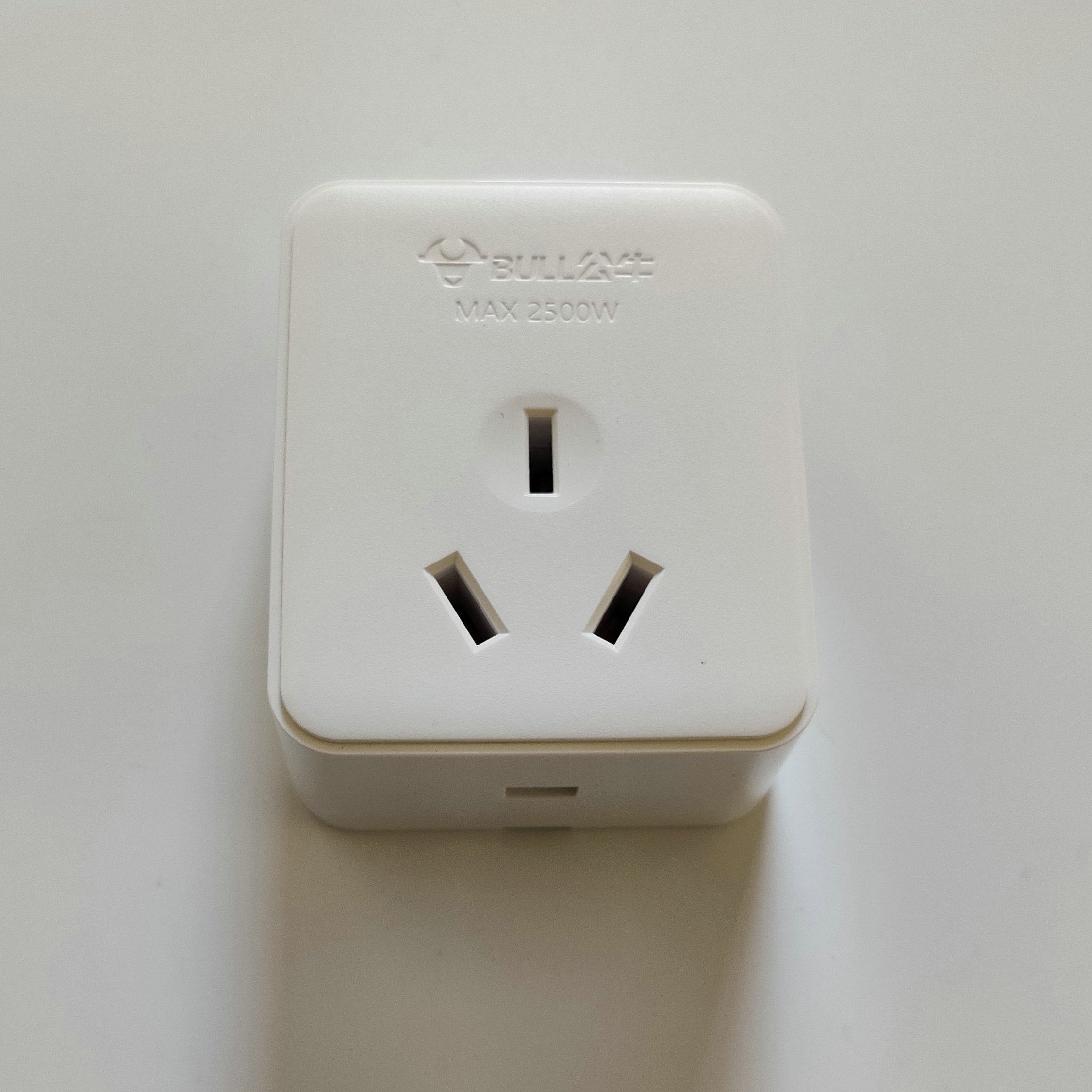 Bull socket GN-Z2 surface installation 10A three-eye socket without wire socket needs fixed installation