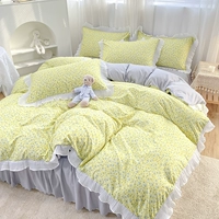 Маленькая ромашка-желточная