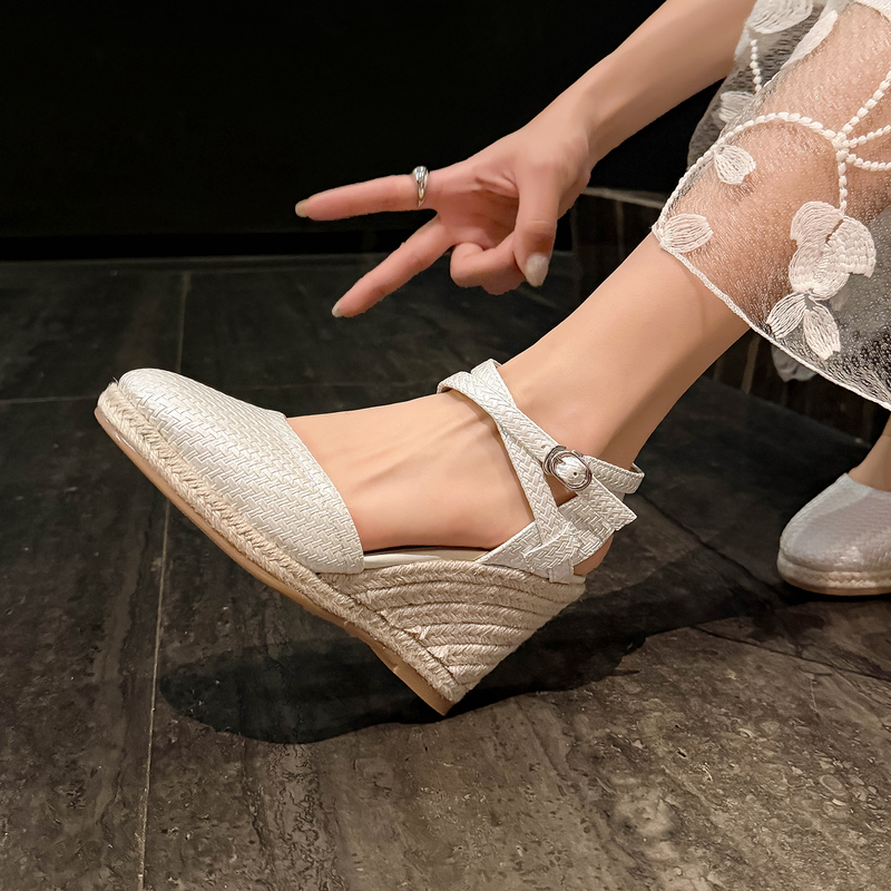 9cm Ultra-High Wedge Sandals for Women, Sheepskin Woven Closed-Toe, New Summer Style, Height-Increasing, Vacation Style, Comfortable High Heels