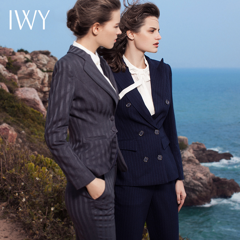 Tailleur femme - Ref 3242496 Image 3
