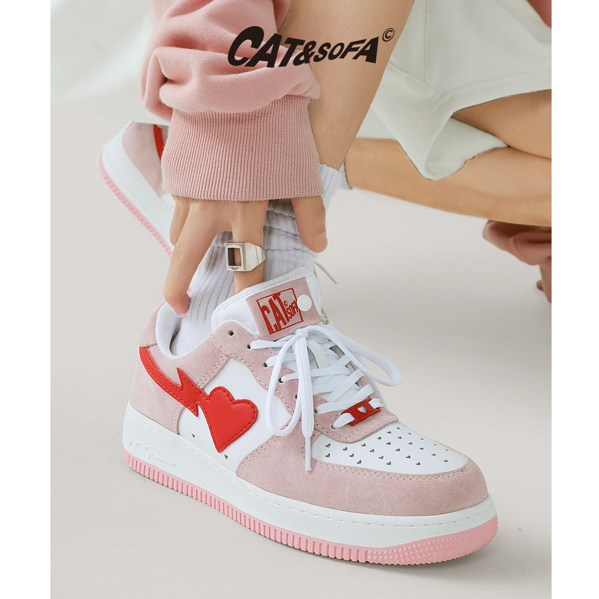 Cat and sofa hot love book/sneakers male niche original design love