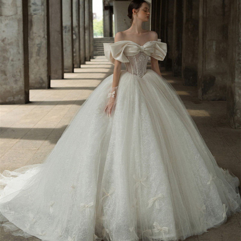 French light wedding dress 2021 new bride palace style princess luxury high-end temperament slim one-shoulder small man