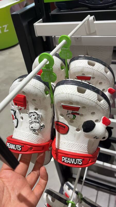 [Domestic Stock] Authentic Japanese Snoopy Collaboration Clogs 211125-100, Non-Returnable