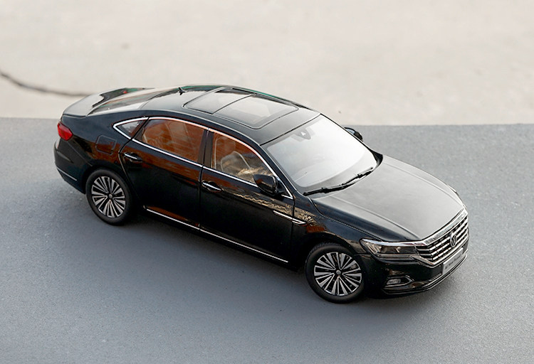 Original factory 1:18 Shanghai Volkswagen 2010 Passat Passat TSI PASSAT car model