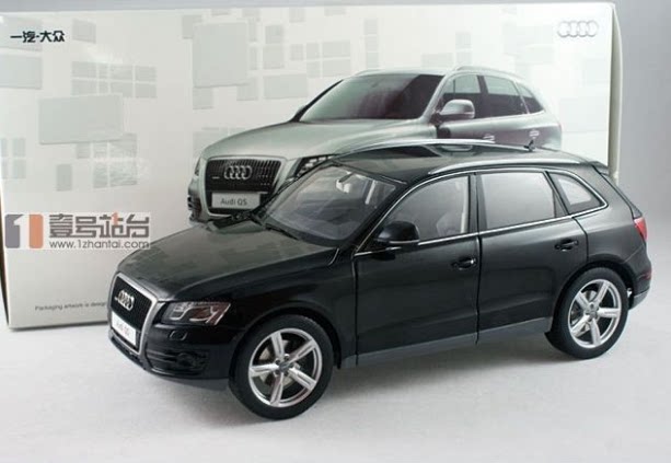 Audi original 1:18 Audi Q5 2 0T audi Q5 SUV off-road vehicle car model collection