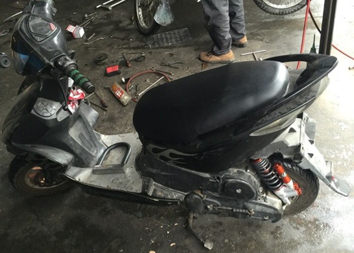 Thời trang mở rộng thiết bị lưới điện thông minh hợp kim nhôm sáng tạo kèn cài đặt cưỡi xe tay ga dày màu đen - Xe máy Sopiler khung inox xe lead 2020