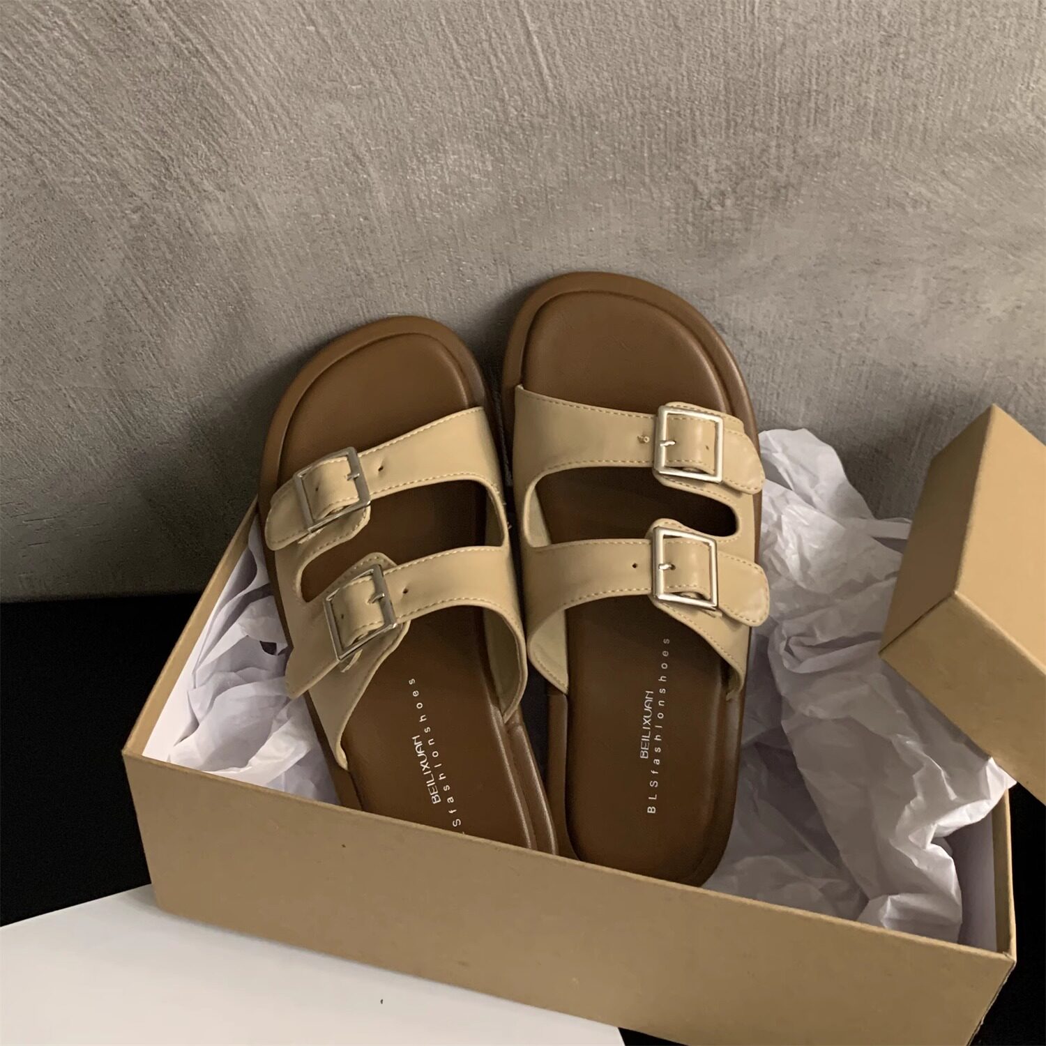 шлёпанцы birkenstocks拖鞋女士夏季外穿2025新仙女风格与裙子平底沙滩凉鞋海滨凉鞋 Favlillian