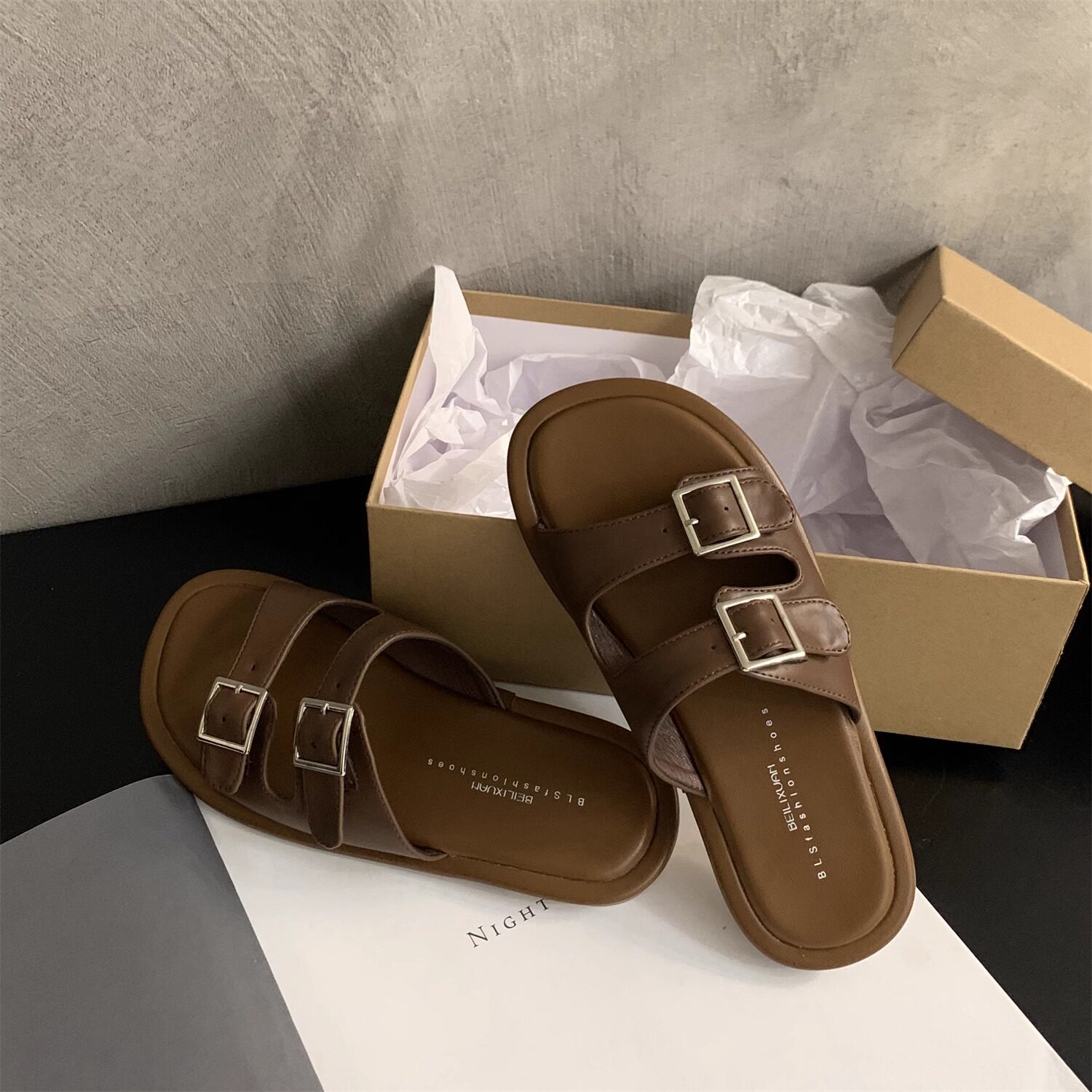 шлёпанцы birkenstocks拖鞋女士夏季外穿2025新仙女风格与裙子平底沙滩凉鞋海滨凉鞋 Favlillian