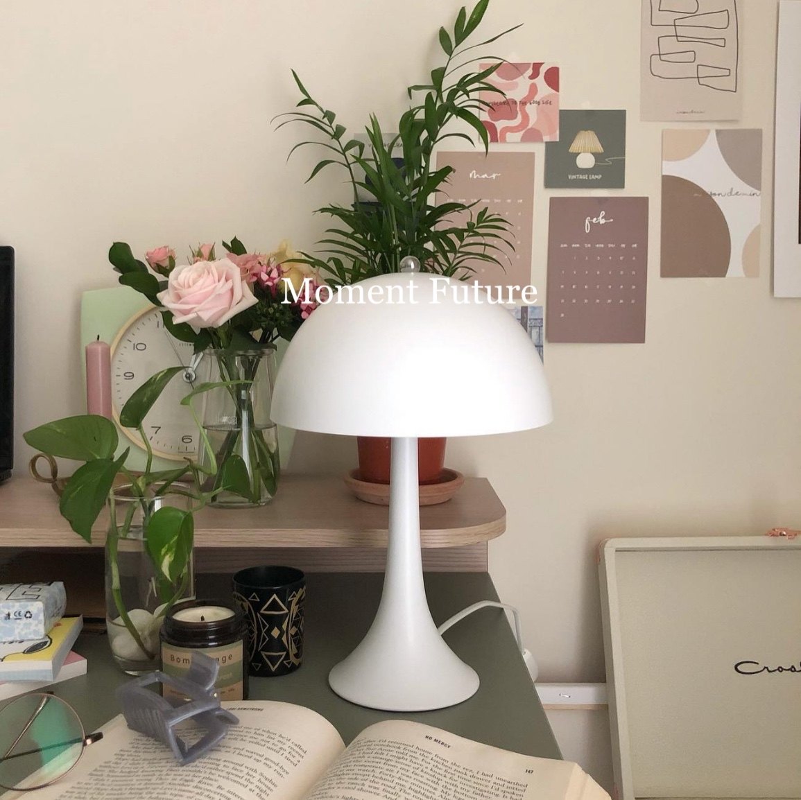 Moment Future modern semicircular table lamp simple bedside bedroom ins blogger home table lamp