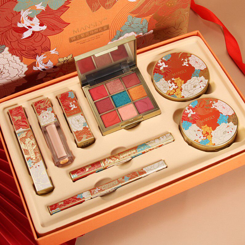 Forbidden City China's China Outlet Red Gift Box Set Big Card Cosmetic Color Makeup Limited Delivery Girlfriend Gift Kit