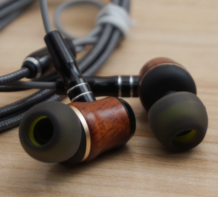 Original dress German pure wooden phone headphones ACZ Low sound cannons feel heavy bass in the ear style