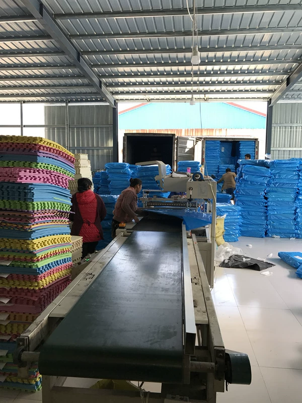Thảm xốp thứ cấp 60 * 60 ghép nối câu đố nhà bò mat 瑕疵 trang trí sàn giải phóng mặt bằng bán buôn - Thảm sàn thảm xốp trải sàn