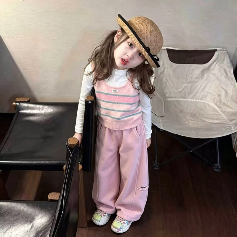 Girls' Pink Vest, Pink Pants Three-Piece Set, 2026 Spring and Autumn New Casual Children's Sweet Style Suit Girls' Pink Vest, Pink Pants Three-Piece Set, 2026 Spring and Autumn New Casual Children's Sweet Style Suit