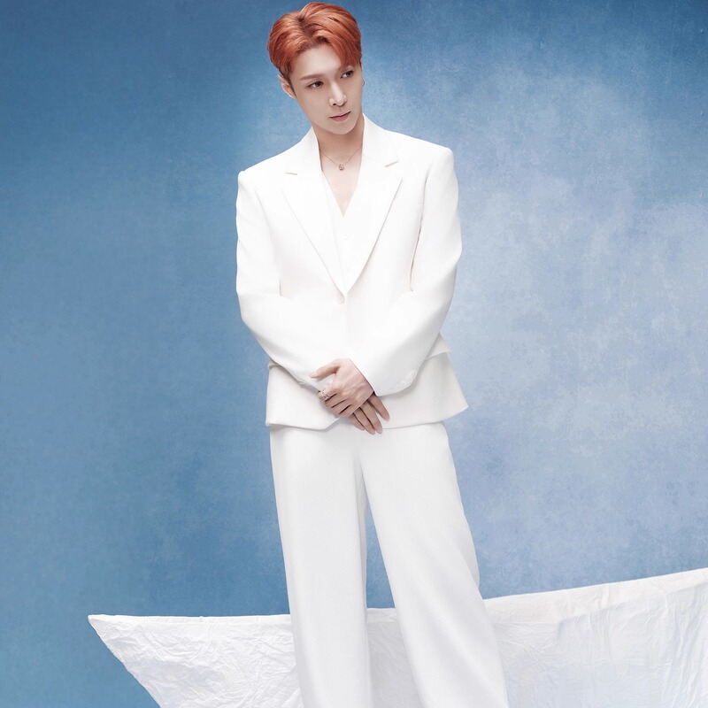 Zhang Yixing Celebrity-Style White Suit for Men, High-End Casual, Cool and Handsome, Performance Host Shoulder-Padded Jacket Set