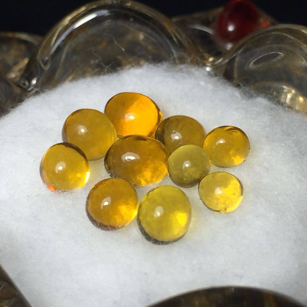 Sakyamuni Buddha yellow solid for shalitagau (size 3-5mm)