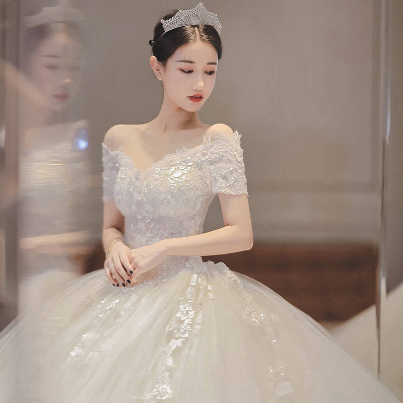 Word shoulder master light wedding dress 2021 new bridal dress female small man starry sky tail winter haute sense French