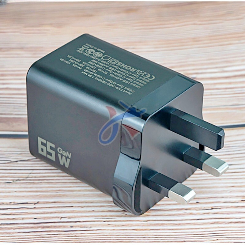 British Standard Retractable C-Type Cable 65W Gallium Nitride Pd Charger Fast Charging Head Suitable for Mobile Phones, Tablets, and Laptops