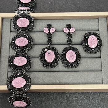 Black gun color rose quartz texture zircon set contrasting color heavy-duty earrings ring bracelet women's retro dinner accessories