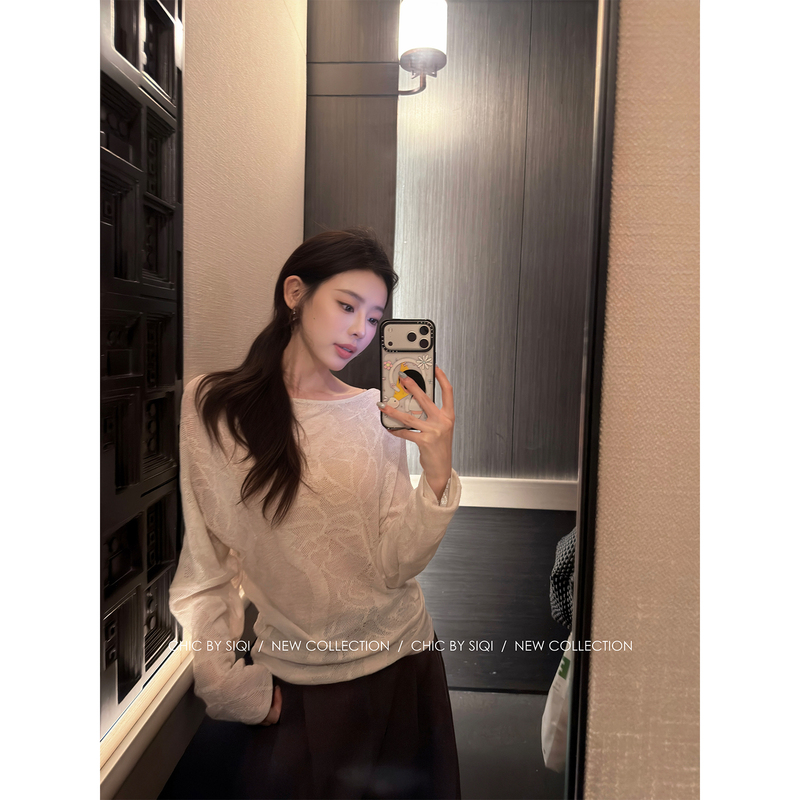 Chic by Siqi “Suyingshuzhi” Gentle and Sophisticated Autumn Embroidered Sheep Wool Knit Sweater for Women