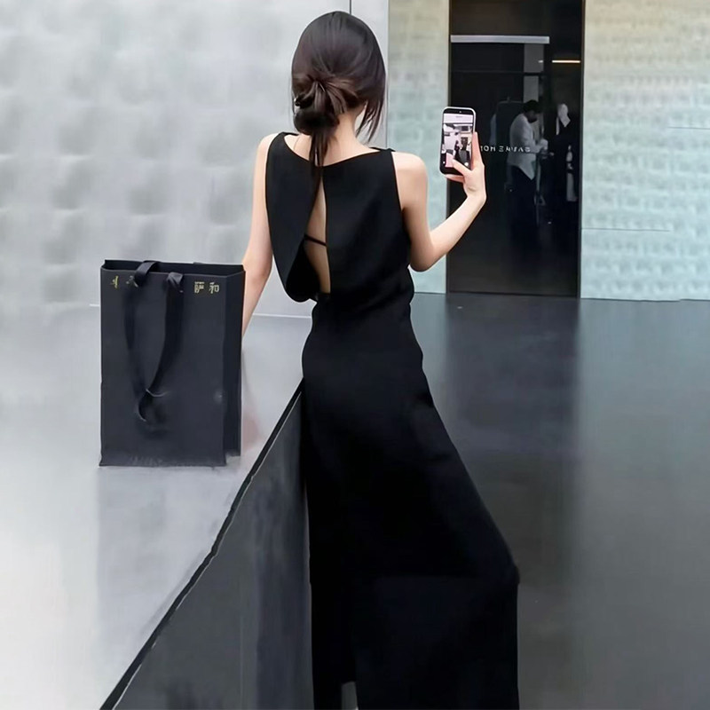 French Hepburn Style Black Backless Sleeveless Dress for Women, European Goods, 2026 Summer Fashion, Slimming and Elegant Tank Dress