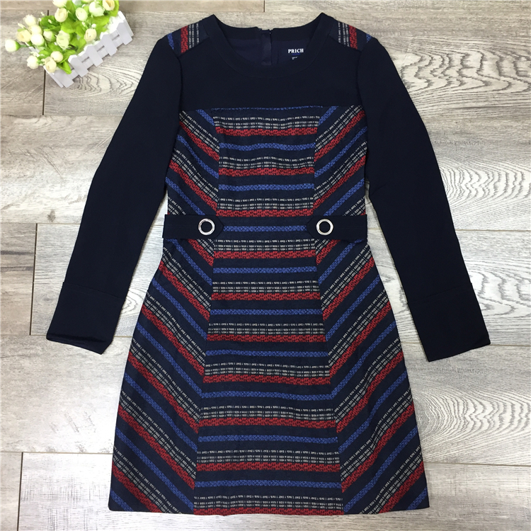 Attachment's P series PROW64905M shopping mall with the same ethnic style printing stripe stitching slim dress
