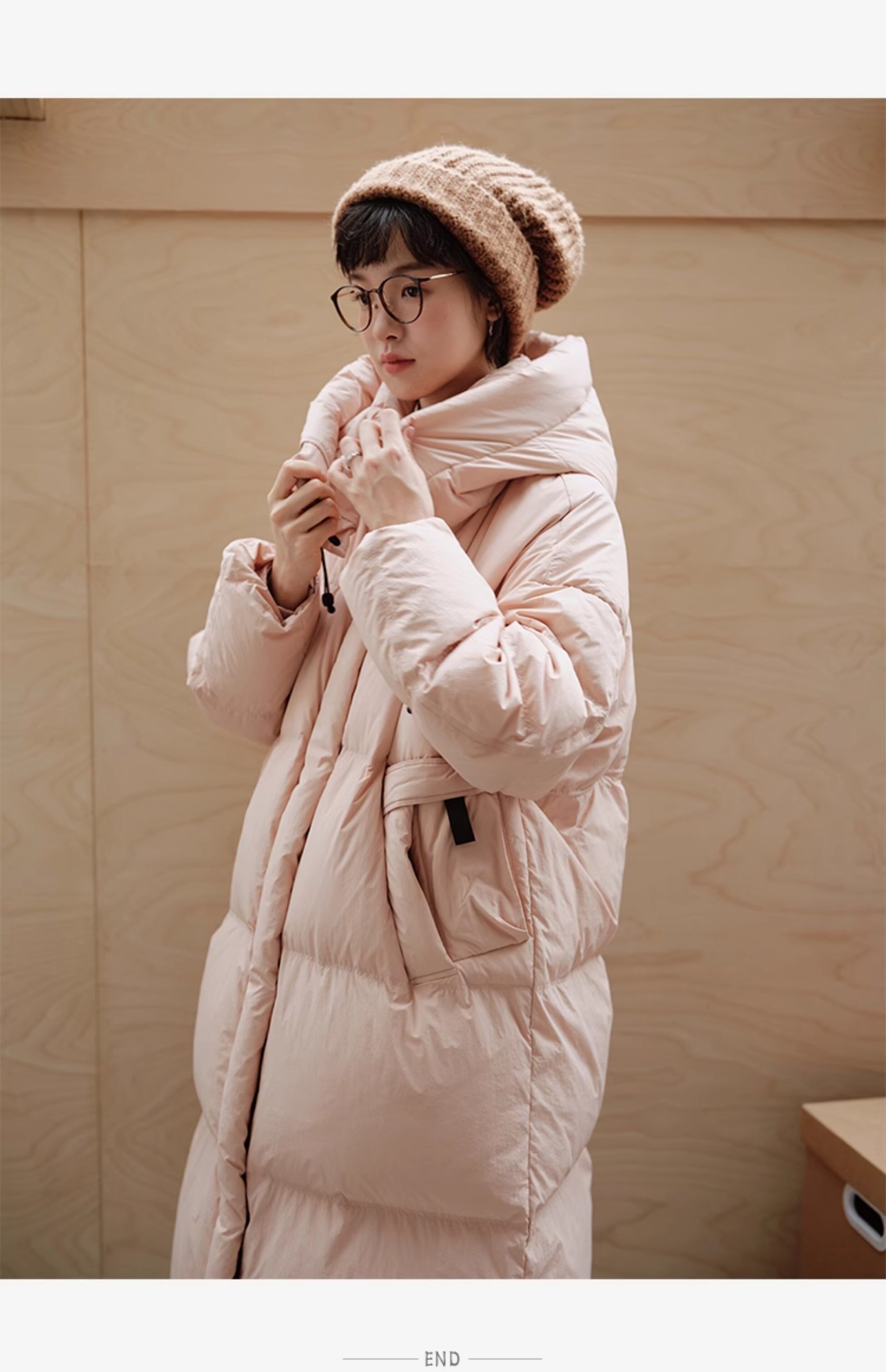 ピンクのホワイトダックダウンロング丈フーデッドダウンジャケット