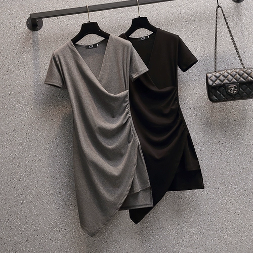 Платье, юбка, дизайнерская мини-юбка, V-образный вырез, яркий броский стиль, подходит для подростков, тренд сезона