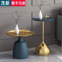 Nordic light luxury side table Modern simple creative corner Wrought iron mini small coffee table table Living room Sofa side table Round table