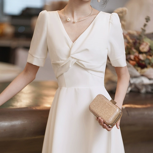 Маленькое белое платье можно носить в обычное время для регистрации и сертификации ежегодного собрания. Маленькое белое платье, помолвочное платье, женское вечернее платье.