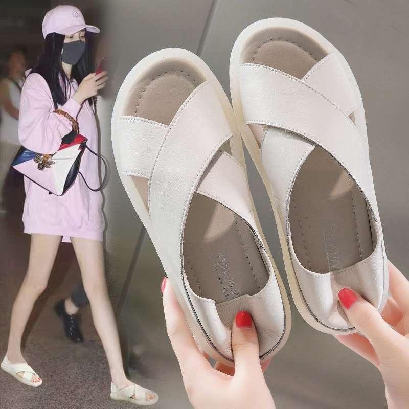 Pleasing to the colour of the summer new 100 hitch wearing flat bottom to tread with genuine leather sandals