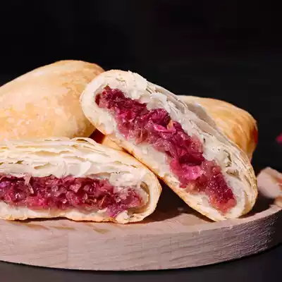 Specialty gourmet rose flower cake salty crisp cake salty Chive Cake snack traditional casual snack pastry pastry pastry