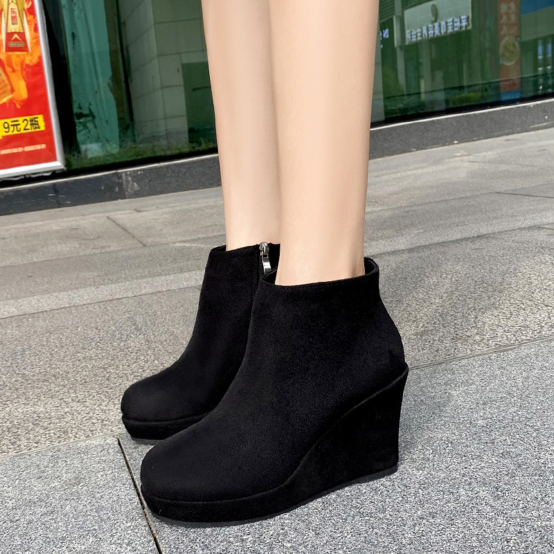2025 Autumn and Winter Height-Increasing Wedge Heel Fleece-Lined Short Boots with Zipper, Thick Sole, Waterproof Platform Women's Boots, Non-Slip Platform Super High Heels