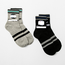 T four seasons socks Comfortable and breathable simple and versatile mid-tube socks Korean version of the tide ulzzang college style couple socks South Korea