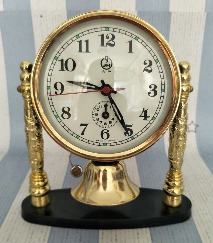 Nostalgia old stock of 90's mechanical alarm clock of the ninety - hu brand bell collection
