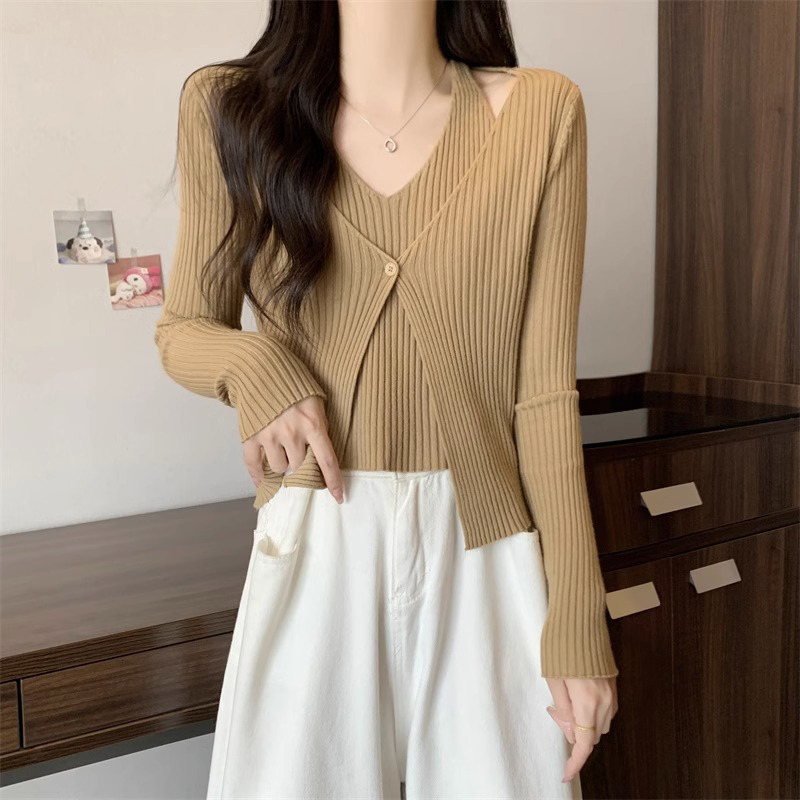 V-Neck Knitted Cardigan for Women, Early Autumn 2026 New Style, Inner Layer, Fake Two-Piece, Halter Neck, Slim Fit, Short Top