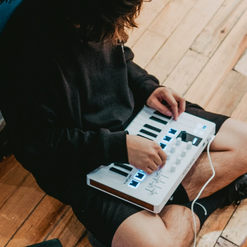 Официальный флагманский магазин Arturia 25 Key Midi клавиатура