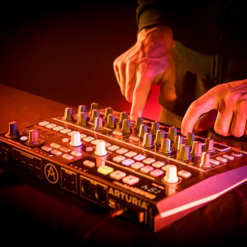 T T U Rturia Brumbrute моделирование удара