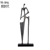 Nordic modern black abstract figure sculpture ornaments model house sales office Villa bookcase porch soft decoration