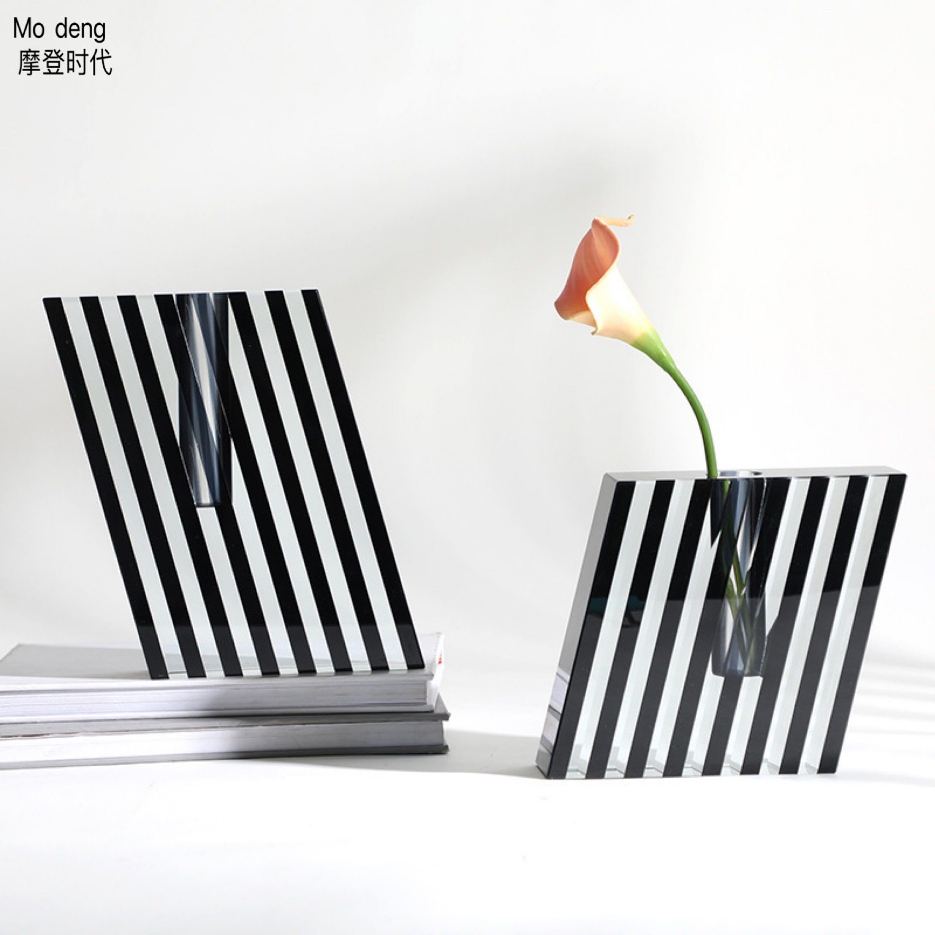 Modern European-style creative model house sales department square black striped crystal flower furniture home desktop vase decoration