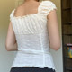 SWEETOWN ເສື້ອຍືດແຂນຍາວແບບຝລັ່ງ Retro lace pleated shoulder top ຫວານແລະເຜັດ slimming niche crochet hollow