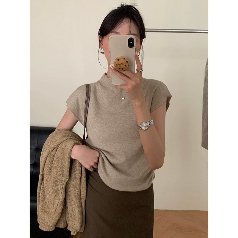 French-Style Half-High Collar Short-Sleeve T-Shirt for Women, Summer Regular Shoulder Slim-Fit Short Ice Silk Knit Top, Elegant Blouse