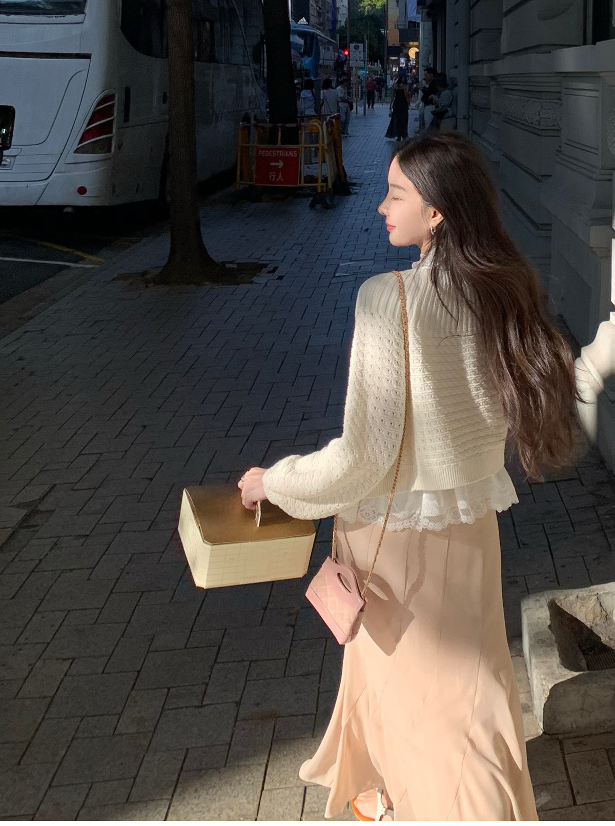시 웨이 리앙 봄날 전복 프랑스식 낭만주의 루즈핏 느긋한 라운드 넥 벌룬 소매 홀로우 아웃 오픈 가디건 상세 이미지 71