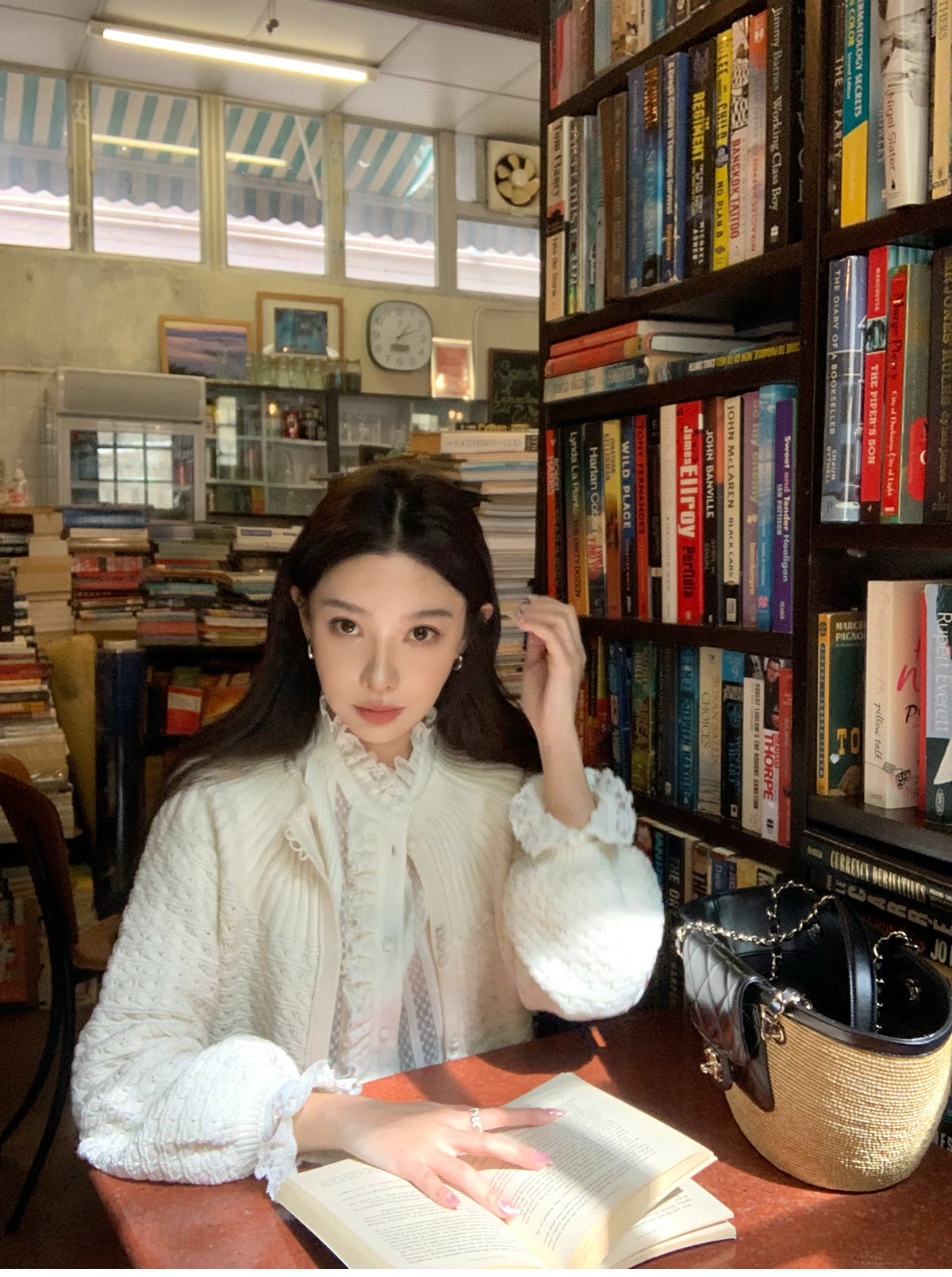 시 웨이 리앙 봄날 전복 프랑스식 낭만주의 루즈핏 느긋한 라운드 넥 벌룬 소매 홀로우 아웃 오픈 가디건 상세 이미지 53