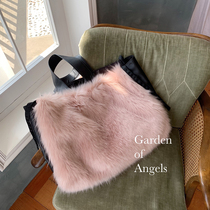 Shi Weiliang private sharing milkshake pink fur skinned shopping bag Hand bag