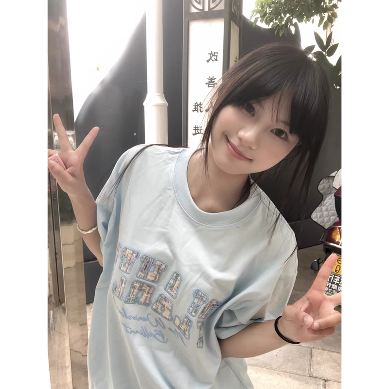 Korean-Style Letter Patch Embroidery Blue Short-Sleeve T-Shirt for Women, Summer Design, Niche Trendy Brand, Couple Half-Sleeve Top Korean-Style Letter Patch Embroidery Blue Short-Sleeve T-Shirt for Women, Summer Design, Niche Trendy Brand, Couple Half-Sleeve Top