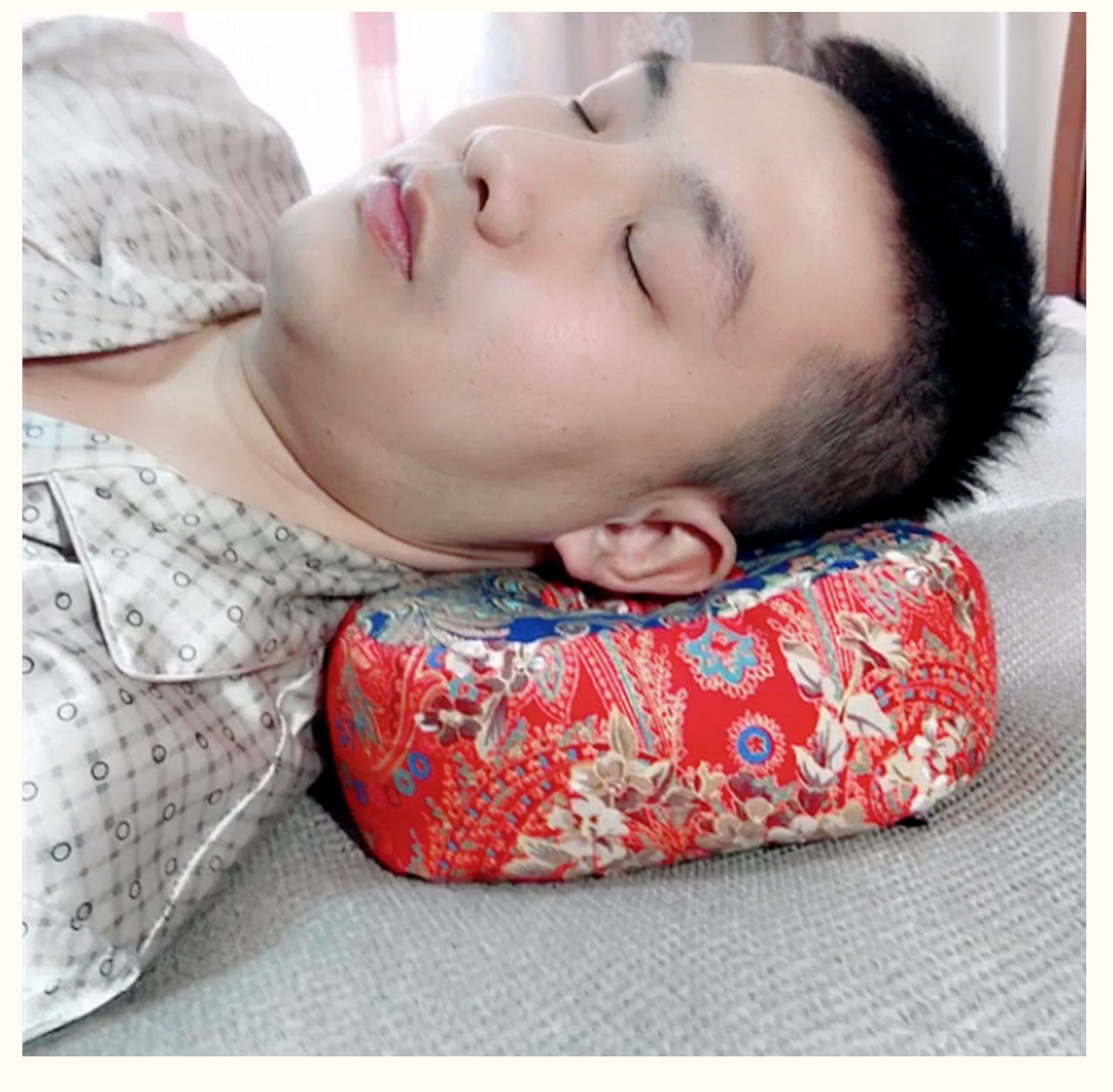 KI9S平遥古城传统彩棉双孔耳枕玲珑枕不压耳朵保健枕荞麦皮颈椎枕-阿里巴巴