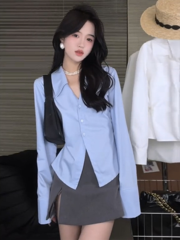 French-Style Waist-Cinching V-Neck Blue Long-Sleeve Shirt for Women, Spring and Autumn Design, Stylish Slim-Fit Bell-Sleeve Top