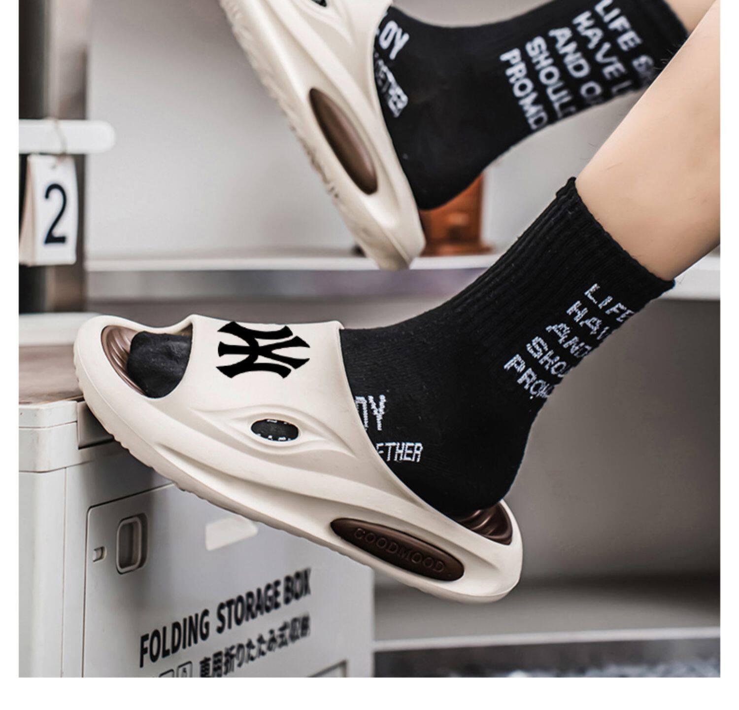 Отдых тапочки 拖鞋男潮牌2025新款夏季踩屎感家用防滑凉拖男士外穿潮流运动大码 1896680027