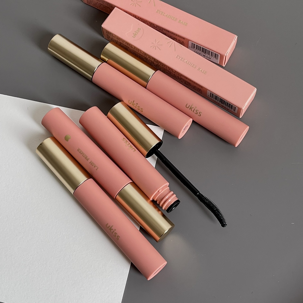 One day without collapse Ukiss yo-yo Fireworks Gorgeous eyelash beating bottom cream Lasting Styling Star